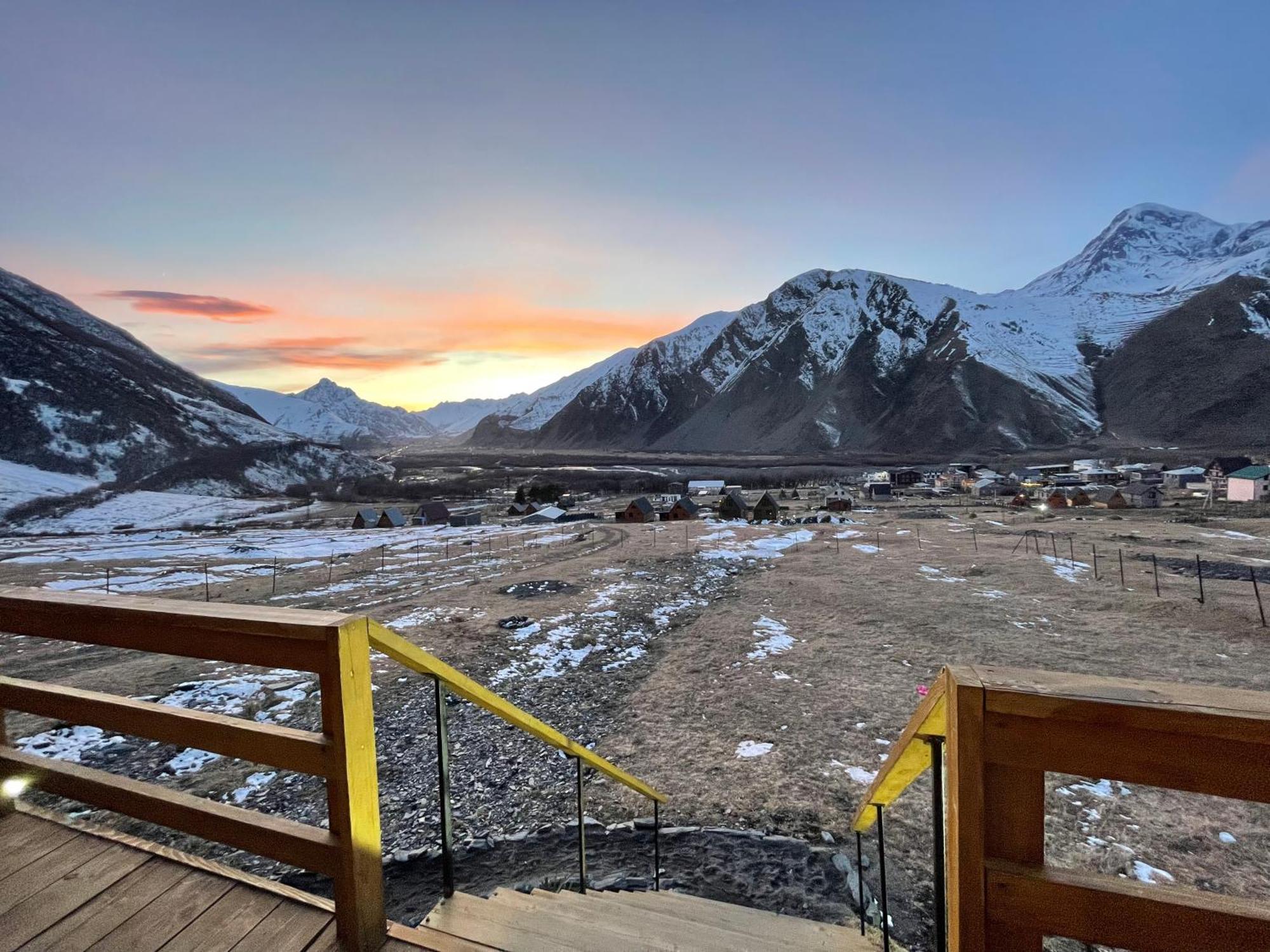 Memory Hut_Kazbegi Apartment ภายนอก รูปภาพ